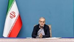 پزشکیان: پنل‌های خورشیدی نباید در گمرک بمانند