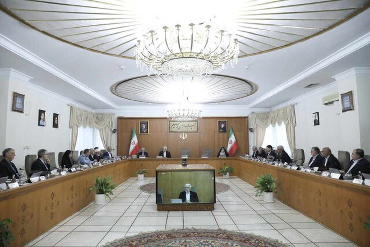 عارف: بیانات رهبر معظم انقلاب، راهبرد دولت است/ از پیش‌داوری پرهیز شود