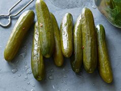 مسمومیت با خیارشور یک خطر جدی که نادیده گرفته می‌شود