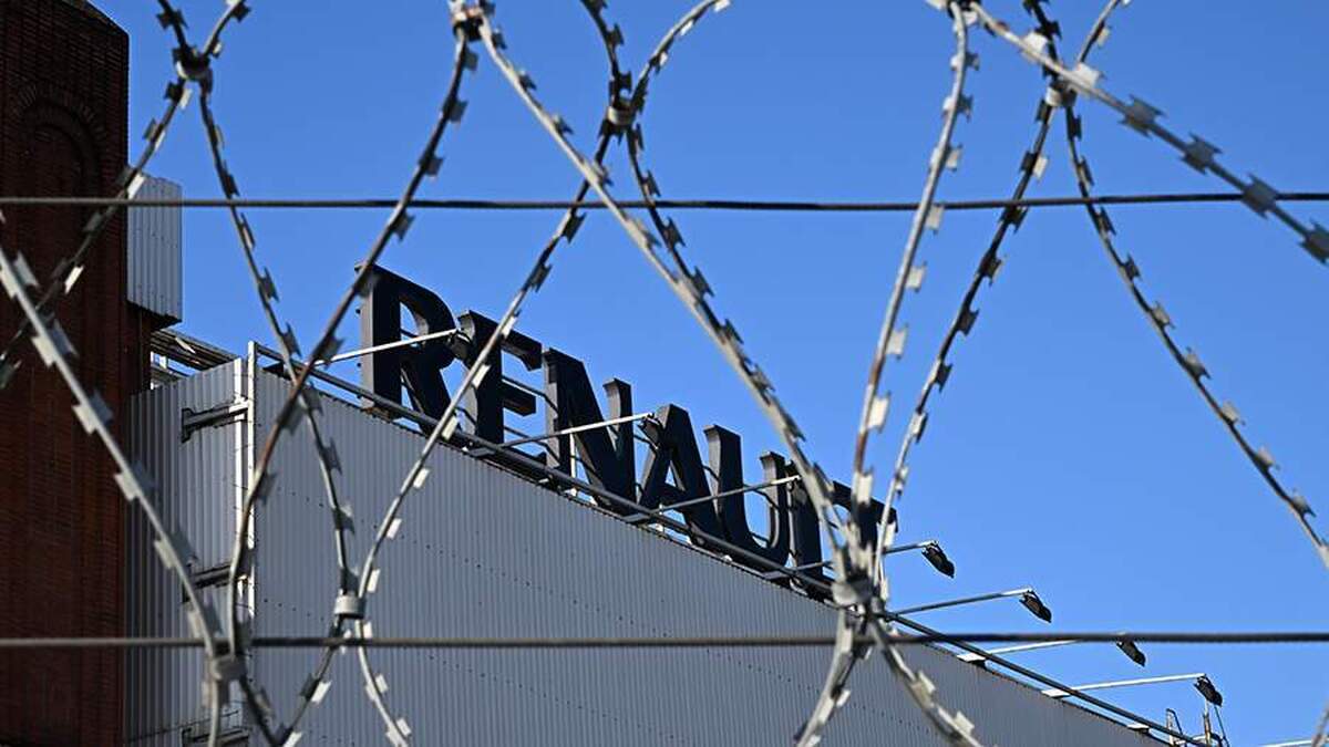 دولت روسیه رنو را به فهرست تحریم‌های خود اضافه کرد.