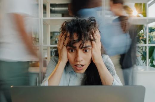 (ADHD) چه علائمی دارد و چگونه عملکرد طبیعی فرد را کاهش می‌دهند؟