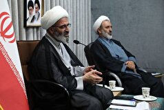 دشمن به دنبال ناامید کردن مردم از نظام است