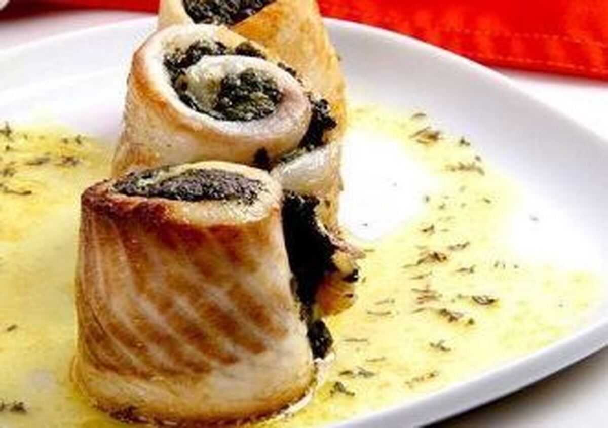 ماهی رول شده با اسفناج بهترین گزینه برای یک شام عاشقانه و دونفره