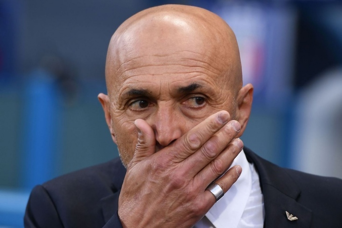 اسپالتی در مورد رئیس ناپولی گفت: «او هرگز از تمدید قرارداد حرفی نزد.»