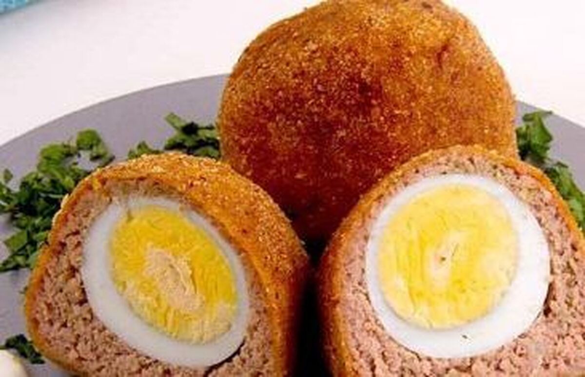 برای صبحانه این تخم مرغ اسکاچ را با سس مخصوص آماده کنید