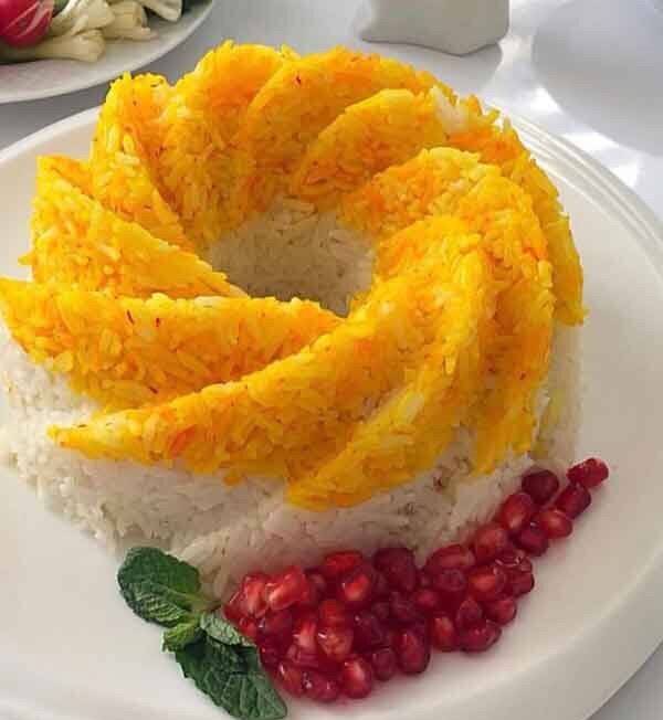 طرز تهیه برنج زعفرانی خوش‌رنگ و لعاب ویژه نو عروس‌ها!