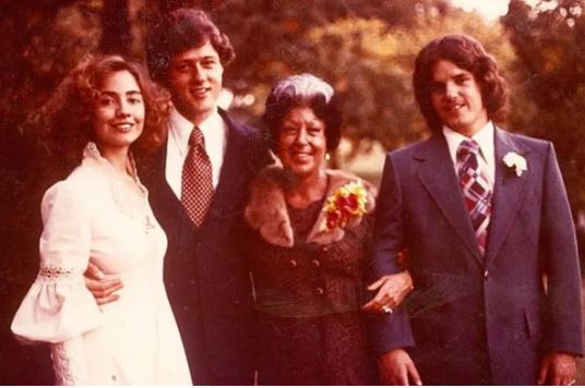 جشن پنجاهمین سالگرد ازدواج وزیر خارجه پیشین آمریکا و همسرش با انتشار عکس‌های نوستالژیک