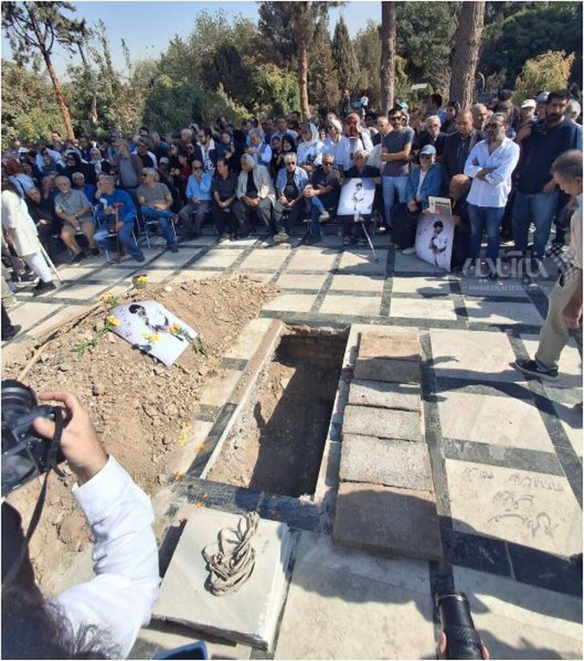 اولین تصویر از آرامگاه ابدی ناصر تقوایی