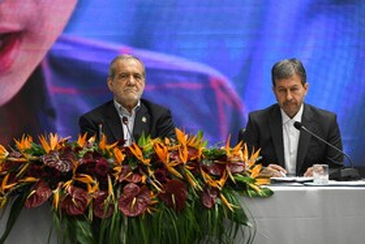 دیدار صمیمی رئیس جمهور با فعالان اقتصادی اصفهان