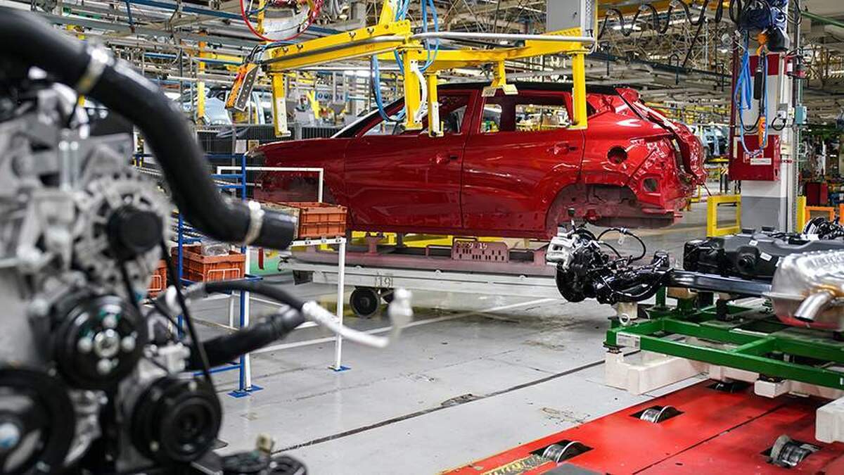 تولید خودرو در روسیه ۱۲ درصد کاهش یافت.