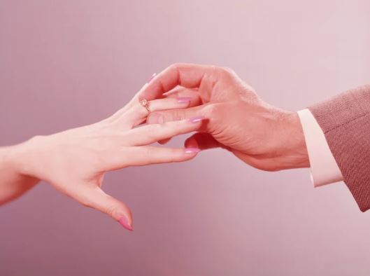 بررسی ایده آلترین سن برای ازدواج در کشورهای مختلف بررسی ایده آلترین سن برای ازدواج در کشورهای مختلف