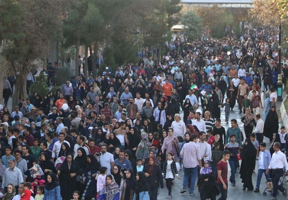پنجمین پباده‌روی بزرگ شهرداری شیراز برگزار شد