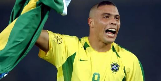 زلاتان ابراهیموویچ برترینهای دنیای فوتبال را نام برد/رونالدو در بین آنها جایی ندارد! زلاتان ابراهیموویچ برترینهای دنیای فوتبال را نام برد/رونالدو در بین آنها جایی ندارد!