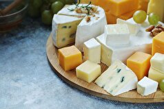 یک میکروبیولوژیست توضیح داد که کدام پنیر برای خوردن بی‌خطر است