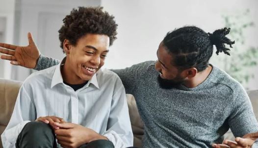 چگونه فرزندمان را برای دوران بلوغ آماده کنیم؟ چگونه فرزندمان را برای دوران بلوغ آماده کنیم؟