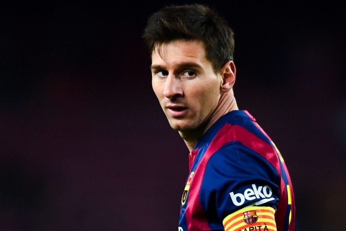 «لئو از صحبت‌های شخصی خوشش نمی‌آید.» دی‌یونگ توضیح داد که چطور از مسی تعریف و تمجید شده است