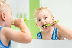 پوسیدگی دندان ناشی از قطره آهن برای کودک را چگونه برطرف کنیم؟