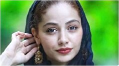 سلفی آیینه‌ای مهتاب ثروتی، زیبایی خدادادی اش را به نمایش گذاشت