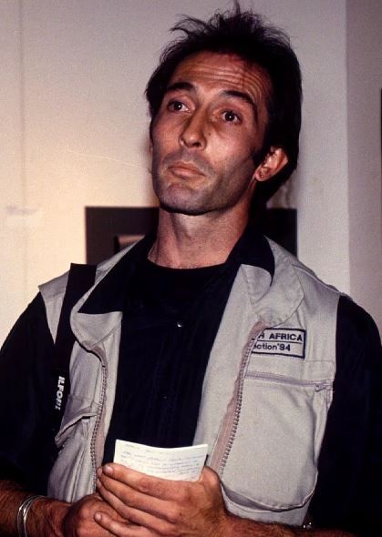 تصویر «کودک و لاشخور» که زندگی عکاس را به نابودی کشاند تصویر «کودک و لاشخور» که زندگی عکاس را به نابودی کشاند