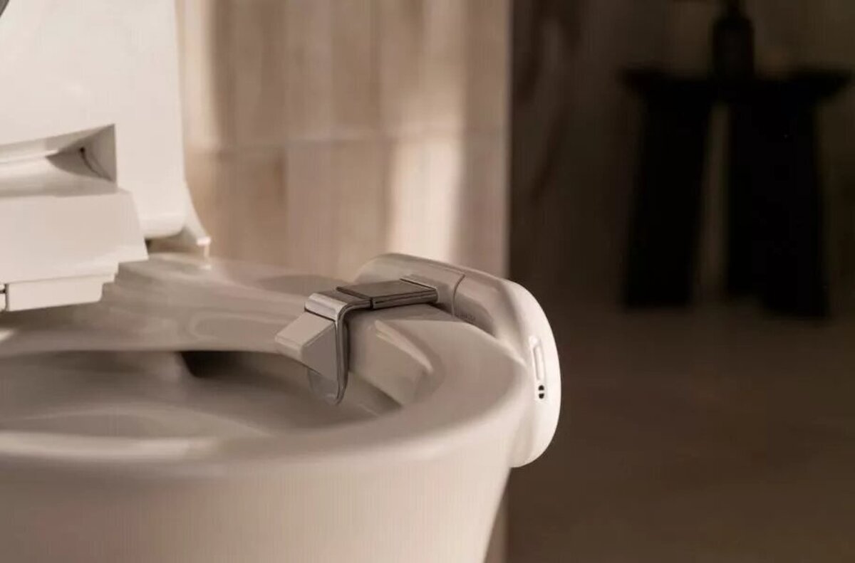 این دوربین در توالت فرنگی سلامت روده شما را چک میکند!