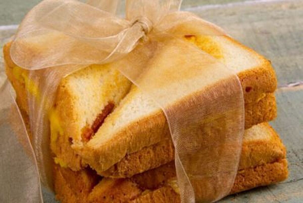 تازه عروس‌ها با کمک دستگاه ساندویج ساز این اسنک هلندی محشر را آماده کنید