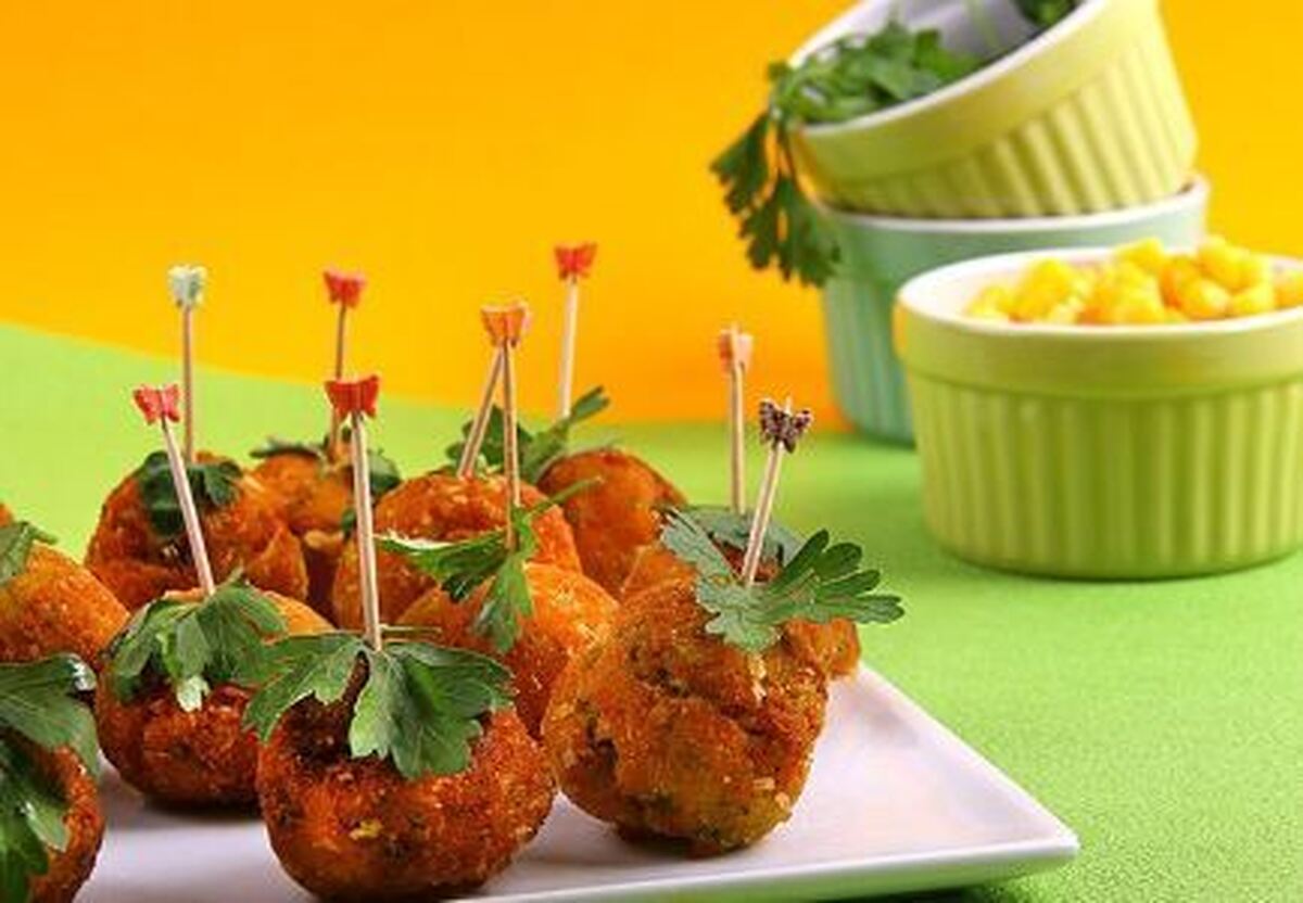 از این فینگر فود جذاب توپ‌های ذرت و پیازچه غافل نشوید