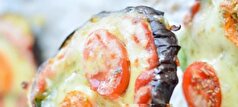 شاید اسم این غذا عجیب باشد، اما طعم به یادماندنی دارد / رسپی پیتزا بادمجان