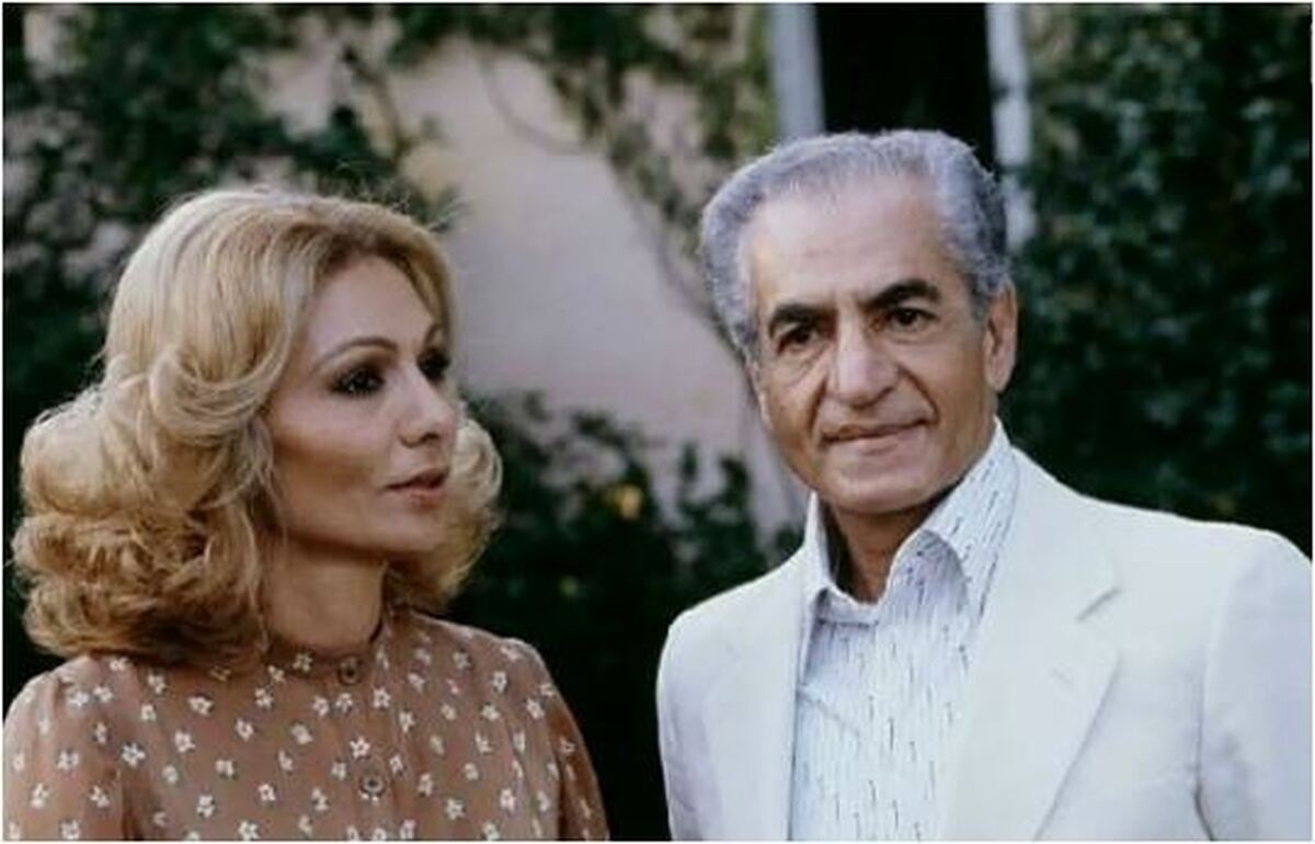 عکس تاریخی از خوش آمد گویی «شاه و فرح پهلوی»