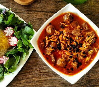 خورشت خلال کرمانشاه با طعم و بویی دلپذیر که دیوانتون میکنه! خورشت خلال کرمانشاه با طعم و بویی دلپذیر که دیوانتون میکنه!