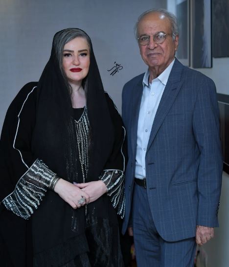 نعیمه نظام‌دوست با مانتو مزونی و پر طمطراق در کنار رضا نیکخواه