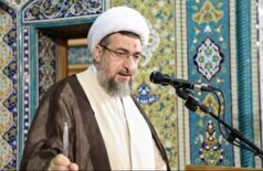 مردم و مسئولان باید در کنار هم برای رفع مشکلات اقتصادی و اجتماعی تلاش کنند