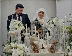 ازدواج جسورانه وکمتر متعارف یک زوج جلب توجه کرد