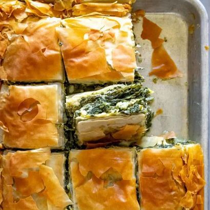 اسپاناکوپیتا؛ ترکیبی از سبزیجات با طعمی به یاد ماندنی اسپاناکوپیتا؛ ترکیبی از سبزیجات با طعمی به یاد ماندنی