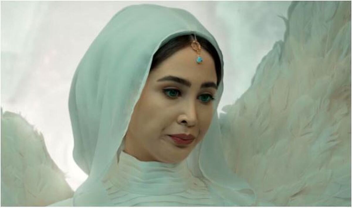 چهره نچرال و چشمان خوش رنگ تینا یلان در پرتره جدیدش کشته داد!