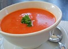 برای عصرانه این آش خوشرنگ گوجه فرنگی تبریز را آماده کنید