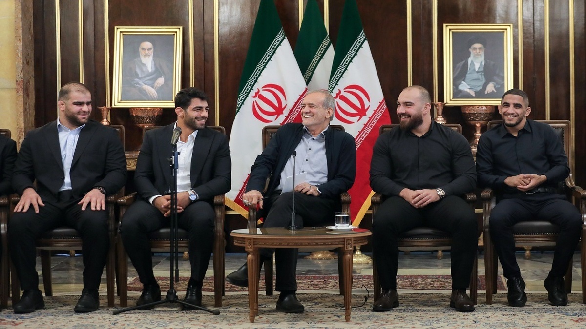 پزشکیان: تسلیم شدن در وجود ما نیست/ پیگیر مطالبات ورزشکاران و کشتی‌گیران خواهم بود