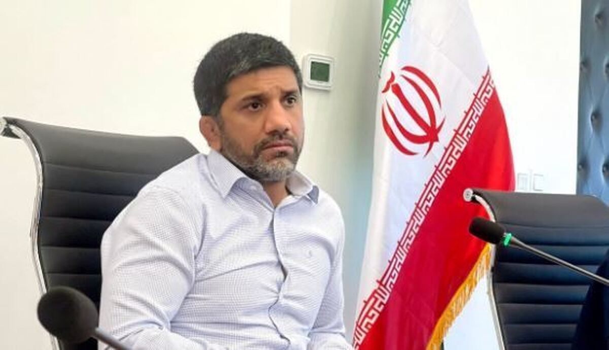 دبیر با اهدای پاداش به پرسنل فدراسیون از آنها تقدیر و تشکر کرد