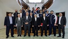 عارف: ورزش به دیپلماسی کمک می‌کند