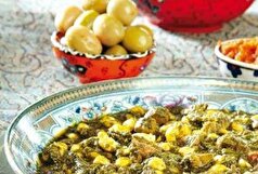 در چند مرحله خورشت ساک گلستان را با گوشت و اسفناج آماده کنید