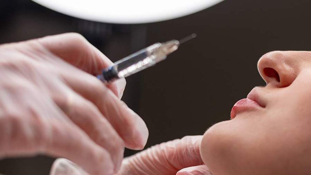 یک جراح در مورد خطرات جراحی زیبایی بینی با فیلر هشدار داد.