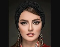 ژست مدلینگی نیلوفر پارسا با رژ آتیشی پربازدید شد