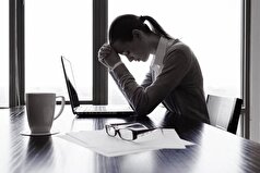 افسردگی در محیط کار با چه نشانه‌هایی نمود پیدا میکند؟
