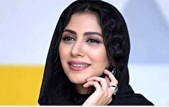 میکاپ ساده و شیک مونا فرجاد با یک ژست دلبرانه غوغا کرد!