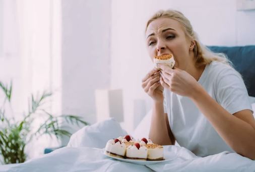 زنان در دوران پیش از قاعدگی (PMS) دچار چه تغییر و تحولاتی میشوند؟ زنان در دوران پیش از قاعدگی (PMS) دچار چه تغییر و تحولاتی میشوند؟