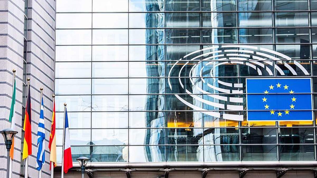 رویترز از درخواست‌های کی‌یف از اتحادیه اروپا برای توقیف دارایی‌های روسیه مطلع شده است.