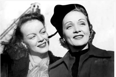 دختر بازیگر قرن درگذشت دختر بازیگر قرن درگذشت