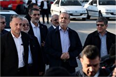 مسعود پزشکیان در حال بازدید از راه‌آهن تهران