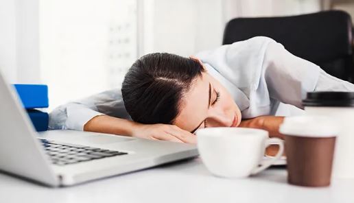 اگر با وجود خواب کافی دائما احساس کسالت و خواب آلودگی دارید بخوانید! اگر با وجود خواب کافی دائما احساس کسالت و خواب آلودگی دارید بخوانید!