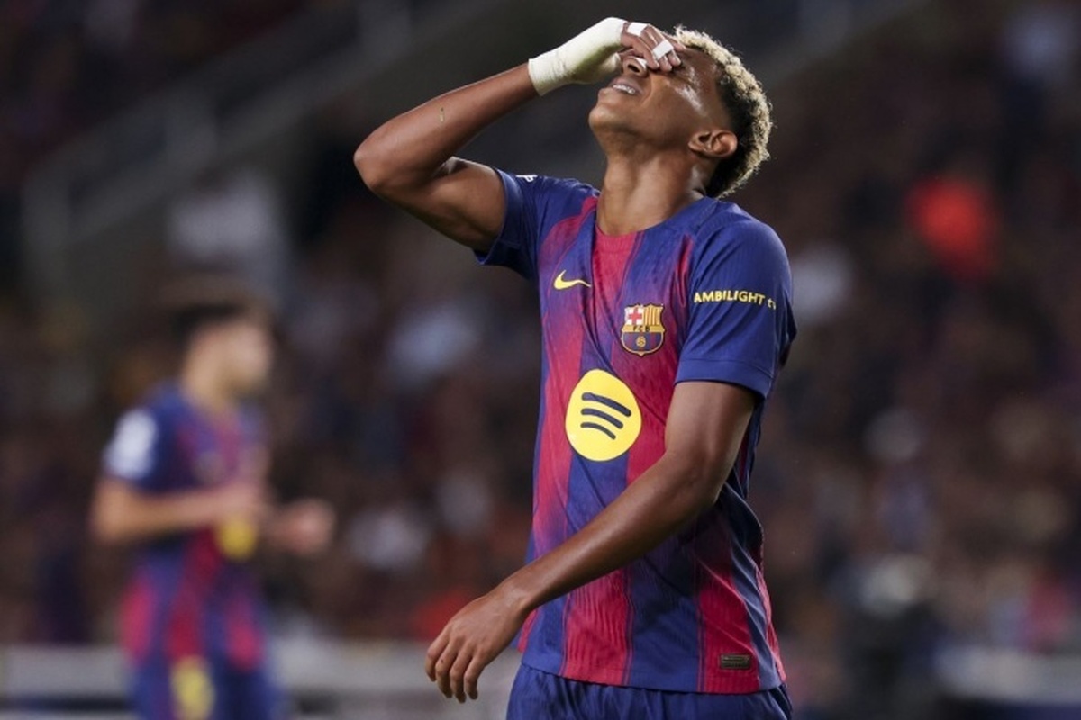 به گفته روزنامه‌نگار اوواله، یامال پیشنهاد نداد که کارواخال را بعد از ال کلاسیکو «بیرون» ببیند