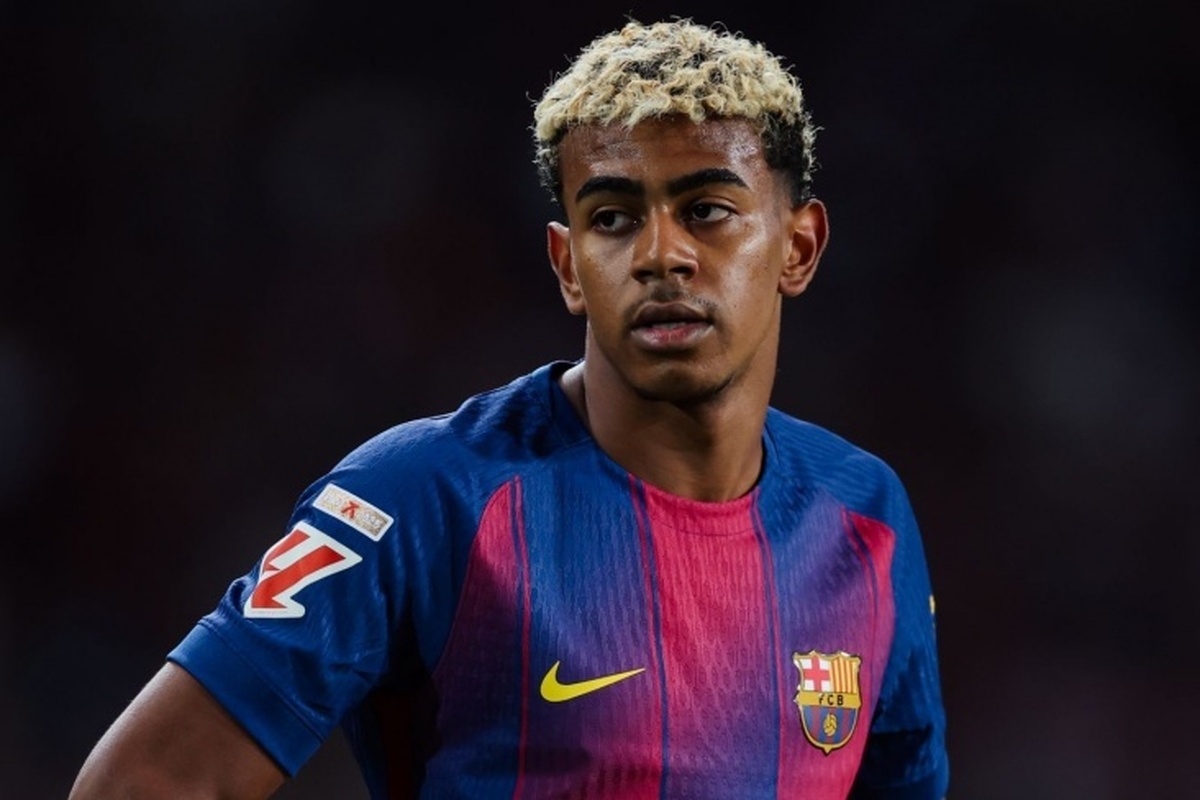 یامال در حال تمرین روی یک برنامه ویژه است؛ این بازیکن می‌خواهد دوباره برای خودش اسم و رسمی دست و پا کند